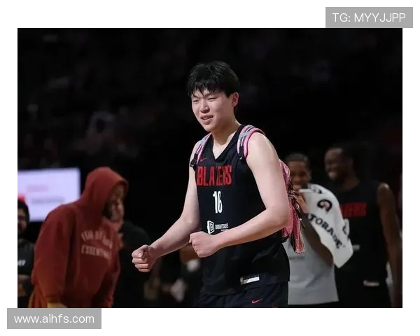 杨瀚森背痛依旧出战 主帅赛前曾忧能否上场